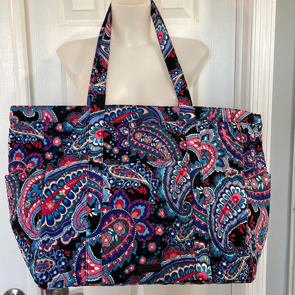 Vera Bradley Handbags - VERA BRADLEY EXTRA LARGE GET GOING BEACH TOTE HANDBAG Black Blue paisley Quilted